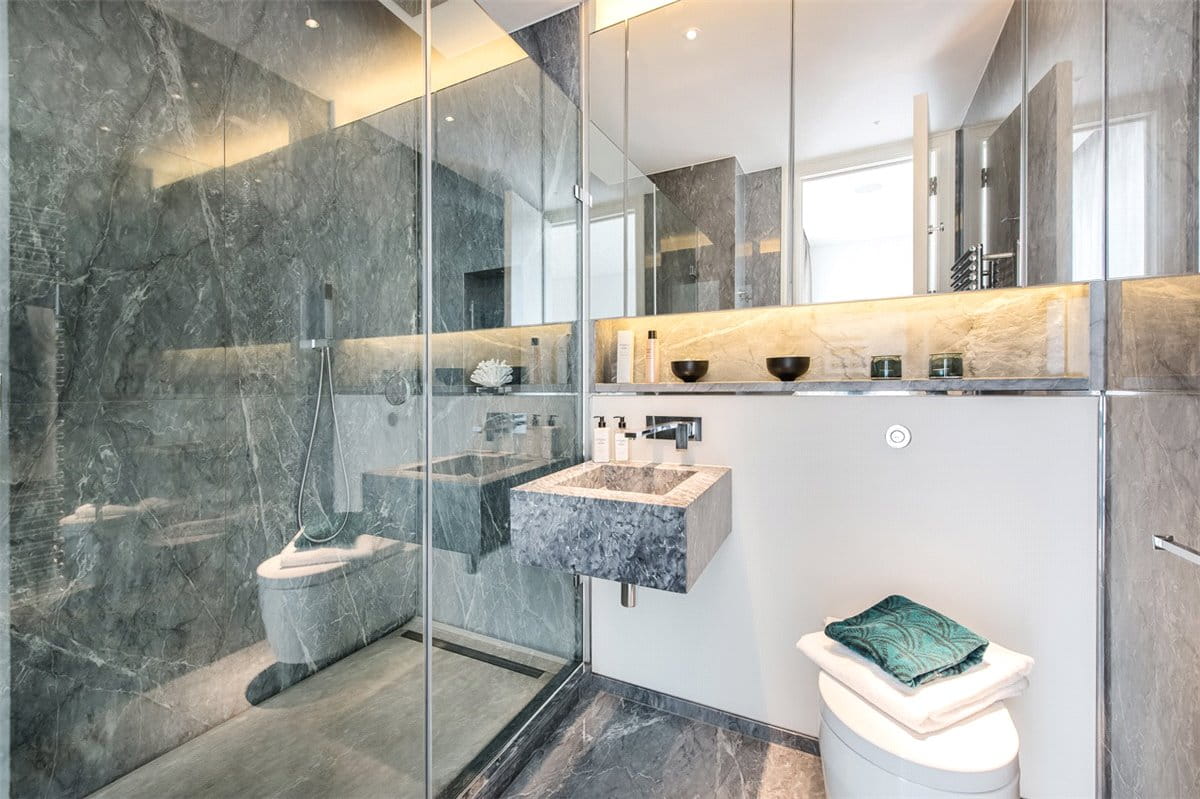 3 bedroom flat, Green Street, Mayfair W1K - Available