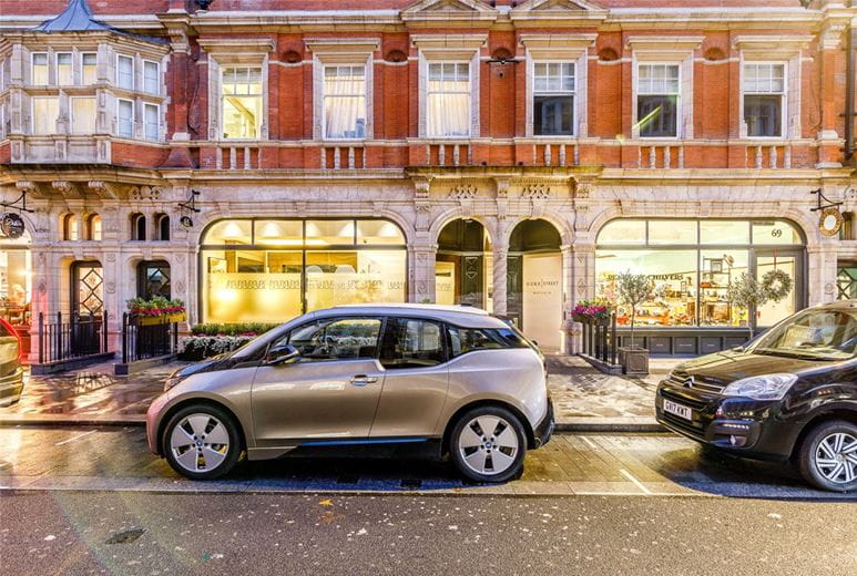 3 bedroom flat, Duke Street, Mayfair W1K - Available