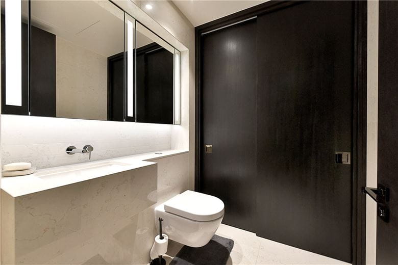 1 bedroom flat, Crown Square, 1 Tower Bridge SE1 - Available