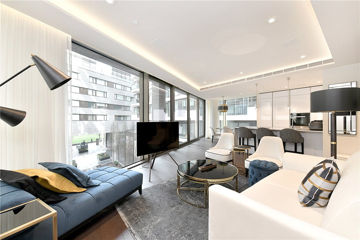 1 bedroom flat, Crown Square, 1 Tower Bridge SE1 - Available