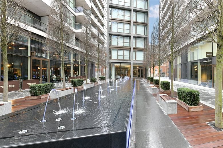 1 bedroom flat, Crown Square, 1 Tower Bridge SE1 - Available
