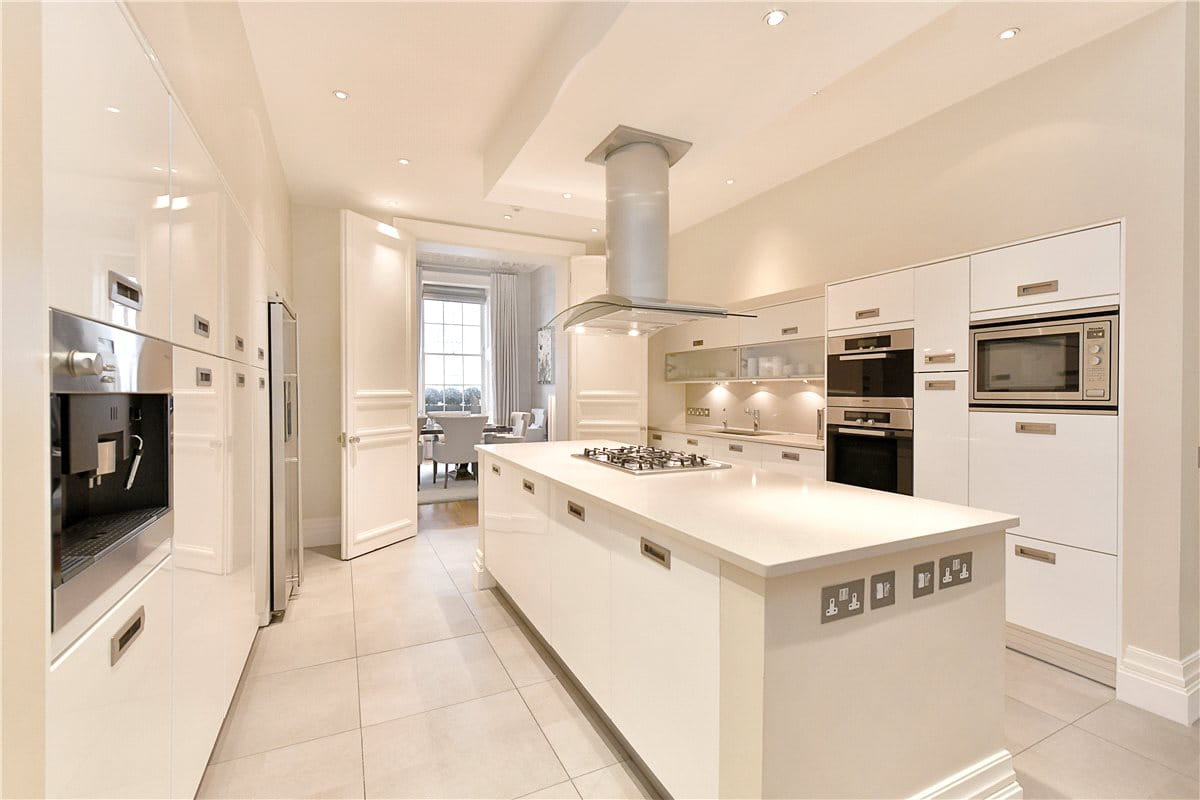 4 bedroom flat, Upper Grosvenor Street, Mayfair W1K - Available