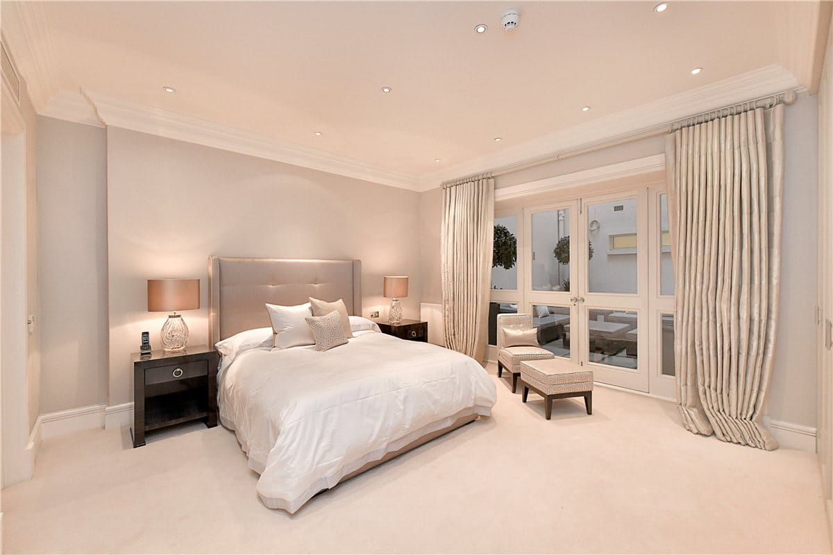 4 bedroom flat, Upper Grosvenor Street, Mayfair W1K - Available