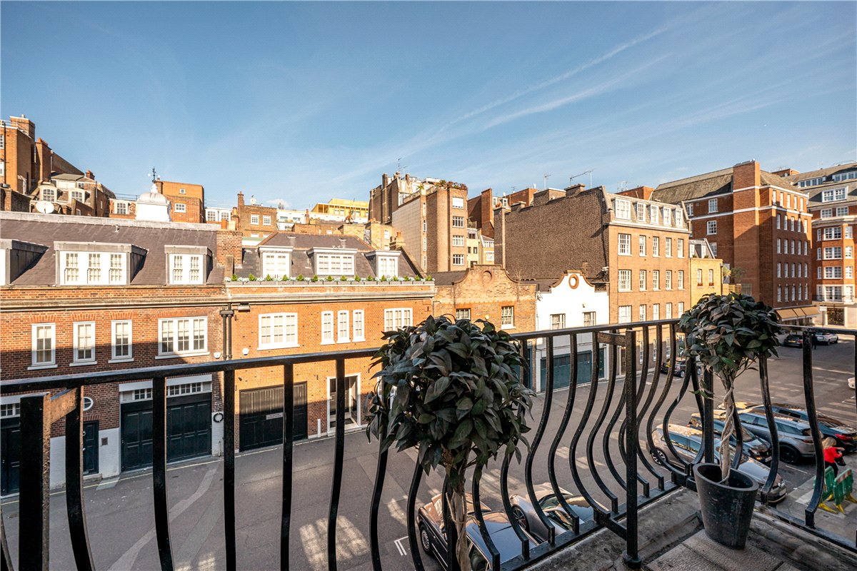 2 bedroom flat, Reeves Mews, Mayfair W1K - Available