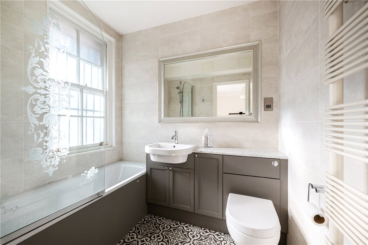 2 bedroom flat, Reeves Mews, Mayfair W1K - Available