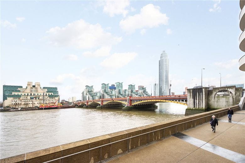 2 bedroom flat, Millbank, Westminster SW1P - Available