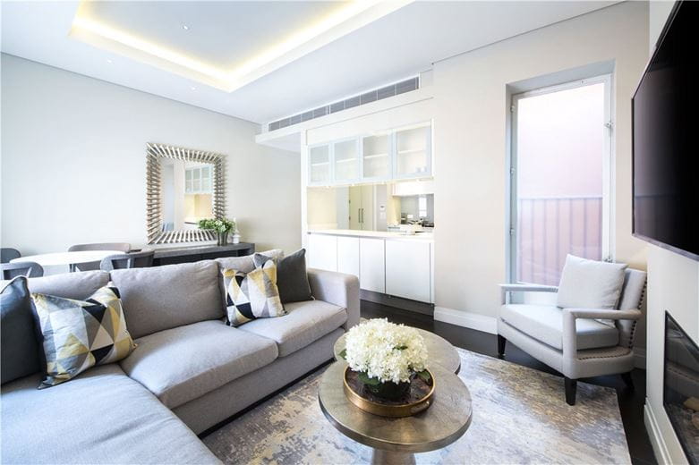 2 bedroom flat, Green Street, Mayfair W1K - Available