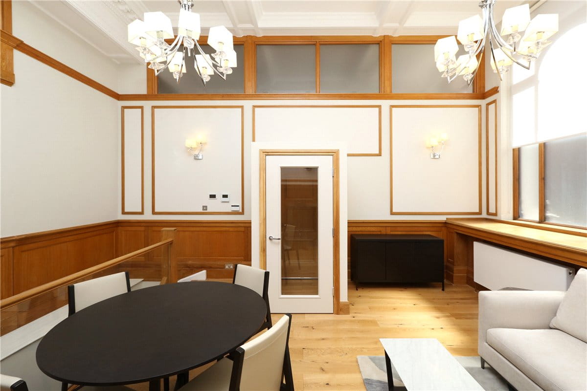 2 bedroom flat, Bell Yard, Strand WC2A