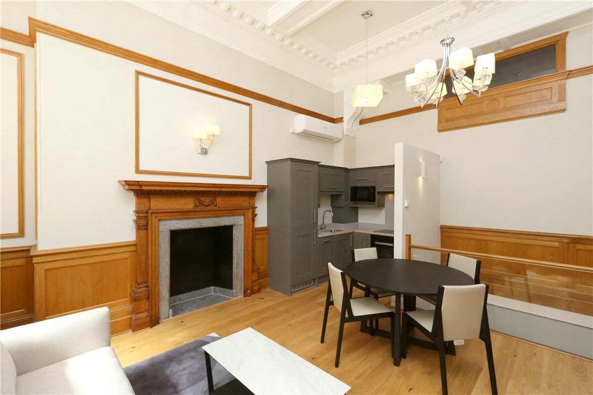2 bedroom flat, Bell Yard, Strand WC2A