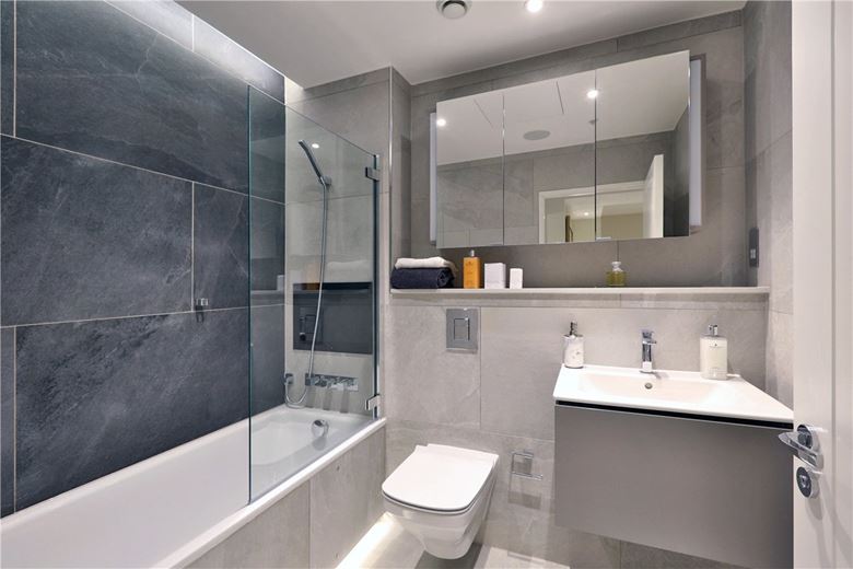 2 bedroom flat, Bell Yard, Strand WC2A - Available