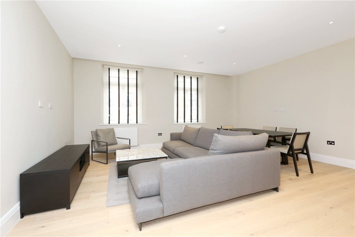 3 bedroom flat, Bell Yard, Strand WC2A - Available