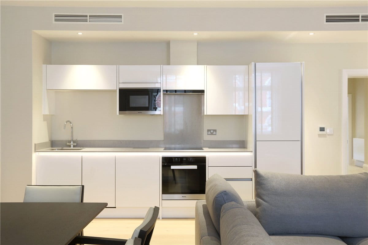 3 bedroom flat, Bell Yard, Strand WC2A - Available