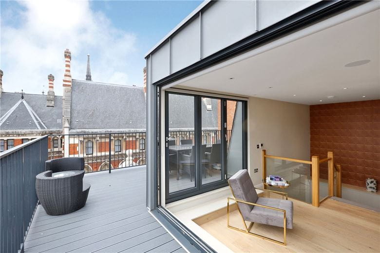 3 bedroom flat, Bell Yard, Strand WC2A - Available