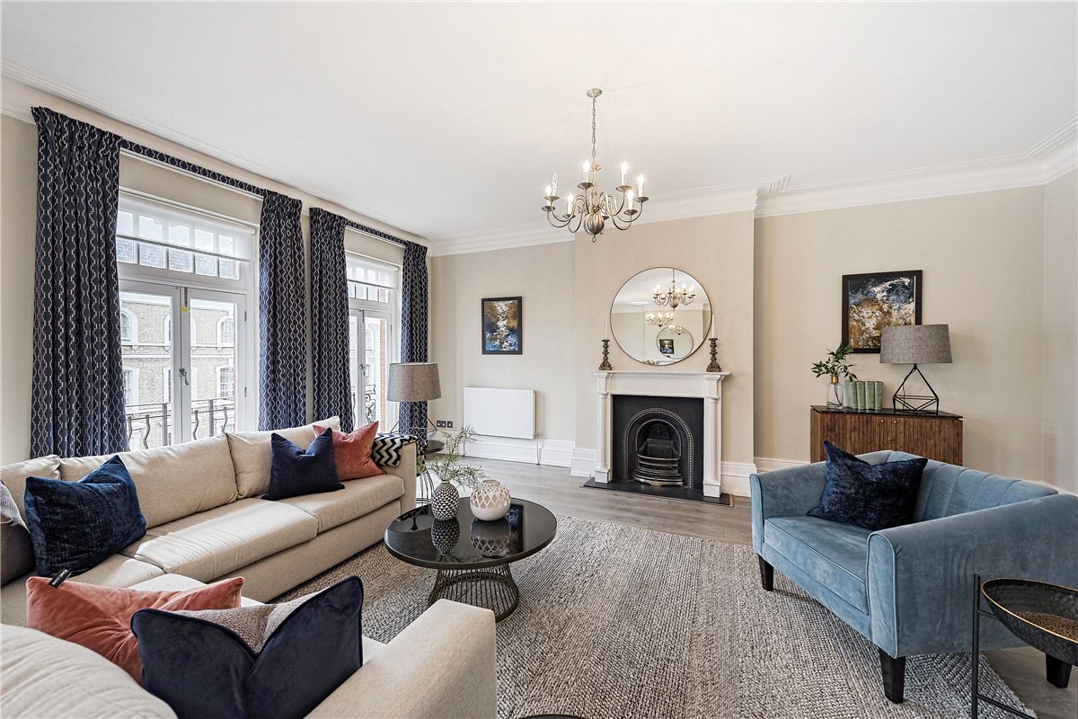3 bedroom flat, St Georges Court, Gloucester Road SW7 - Available