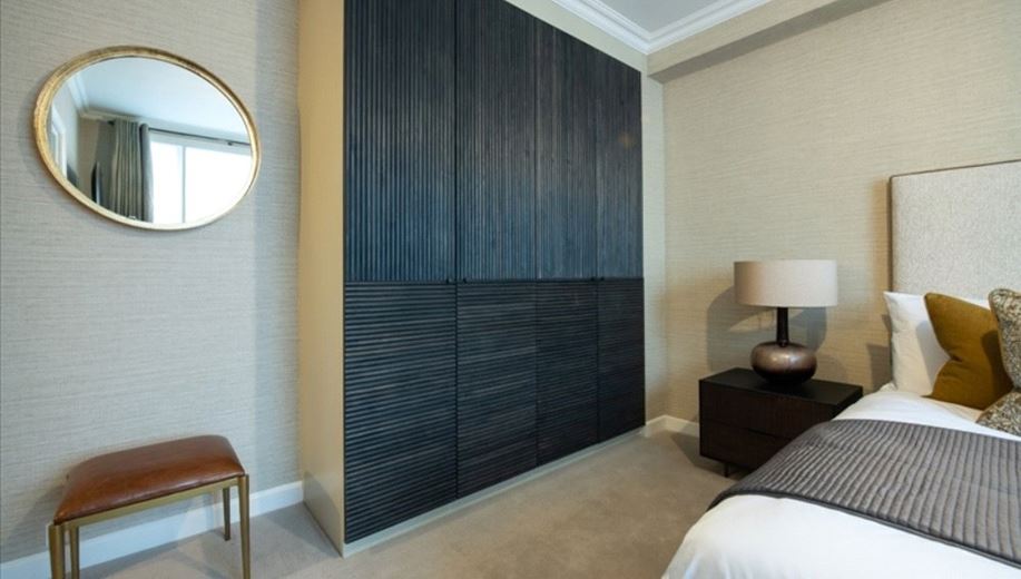 3 bedroom flat, Hill Street, Mayfair W1J - Available