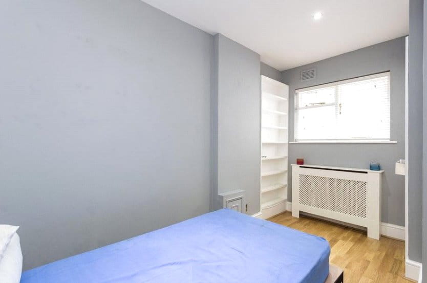 2 bedroom flat, Garrick House, Carrington Street W1J - Available