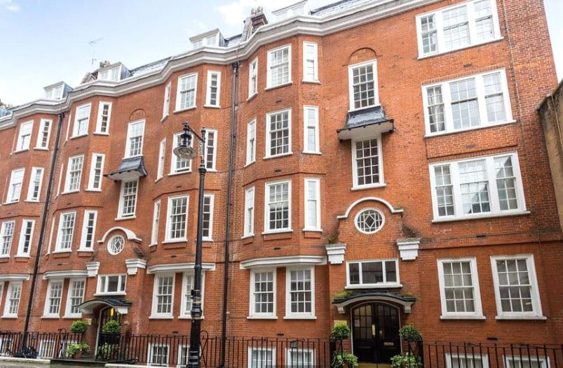 2 bedroom flat, Garrick House, Carrington Street W1J - Available