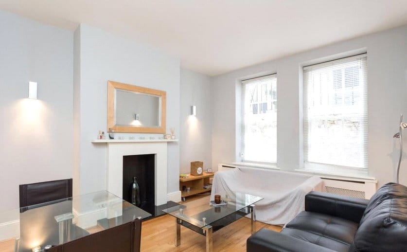 2 bedroom flat, Garrick House, Carrington Street W1J - Available