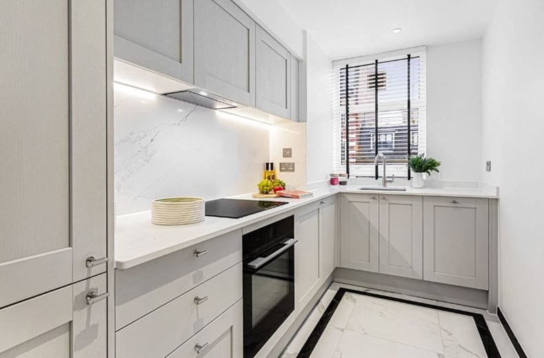 1 bedroom flat, Richmond Court, 200 Sloane Street SW1X - Available