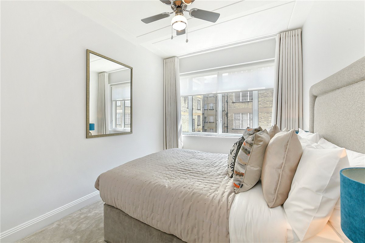 2 bedroom flat, Richmond Court, 200 Sloane Street SW1X - Available