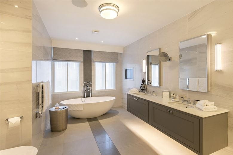 1 bedroom flat, Park Lane, London W1K - Available