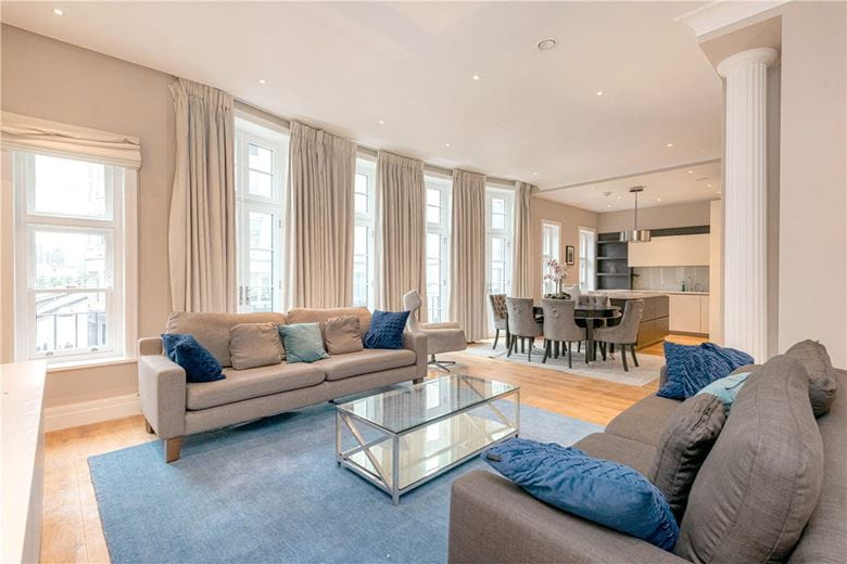 3 bedroom flat, Strand, Covent Garden WC2R - Available