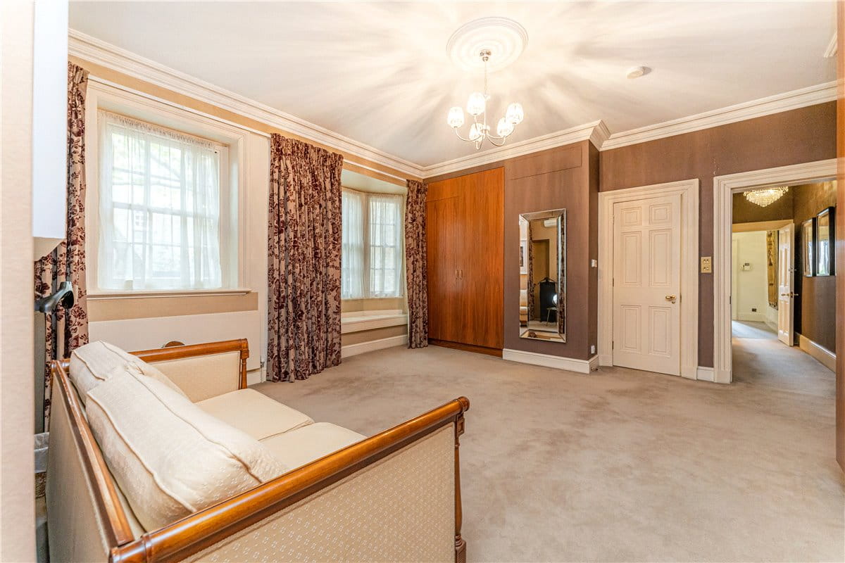 3 bedroom house, North Audley Street, London W1K - Available