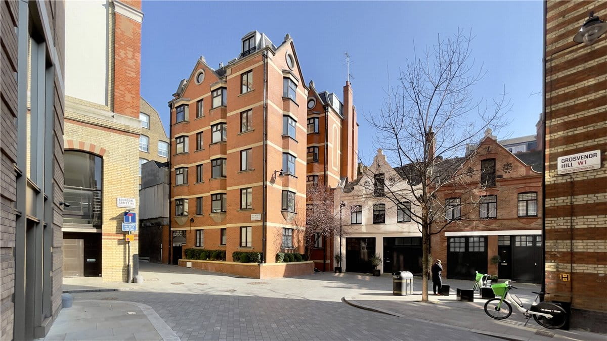 2 bedroom flat, Bourdon Street, Mayfair W1K - Available