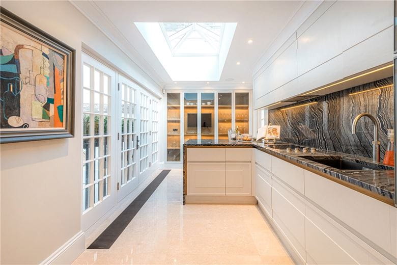 4 bedroom flat, Upper Brook Street, Mayfair W1K