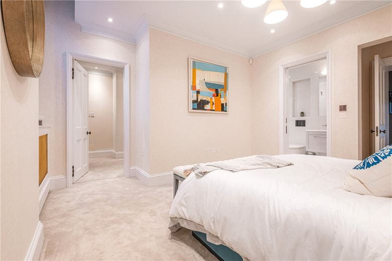 4 bedroom flat, Upper Brook Street, Mayfair W1K