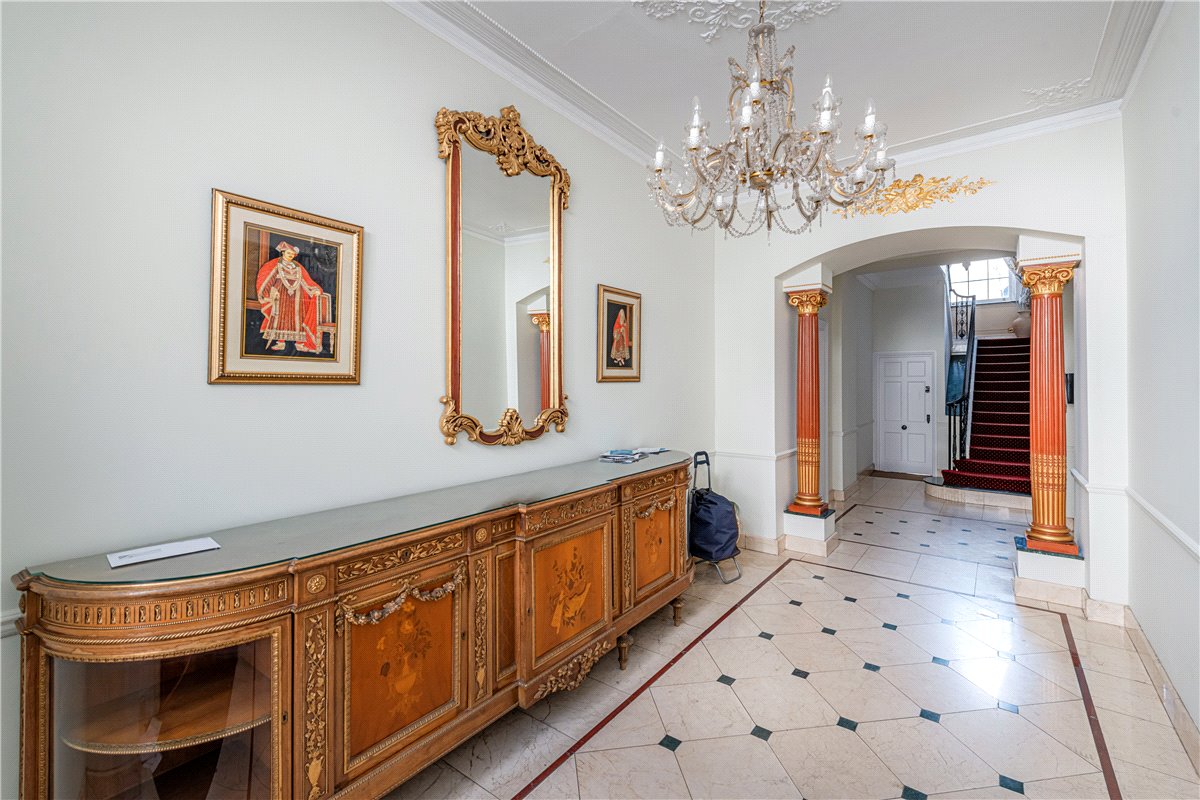 4 bedroom flat, Upper Brook Street, Mayfair W1K