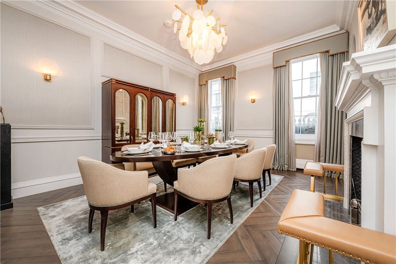 4 bedroom flat, Upper Brook Street, Mayfair W1K