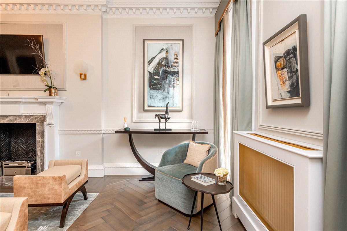 4 bedroom flat, Upper Brook Street, Mayfair W1K