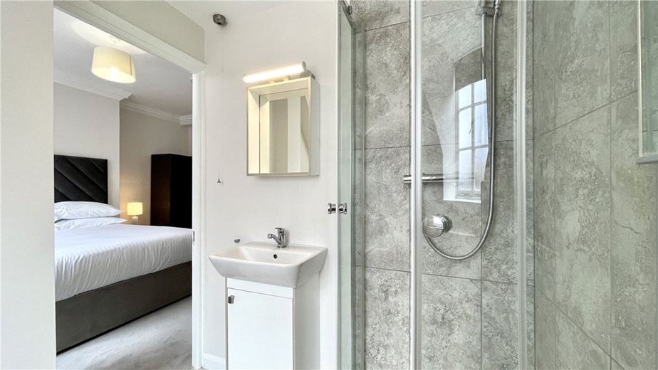 1 bedroom flat, Bury Street, St James's SW1Y