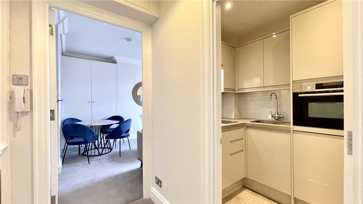 1 bedroom flat, Bury Street, St James's SW1Y
