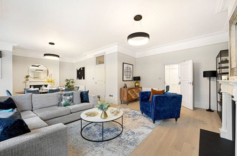 4 bedroom flat, St Georges Court, Gloucester Road SW7 - Available