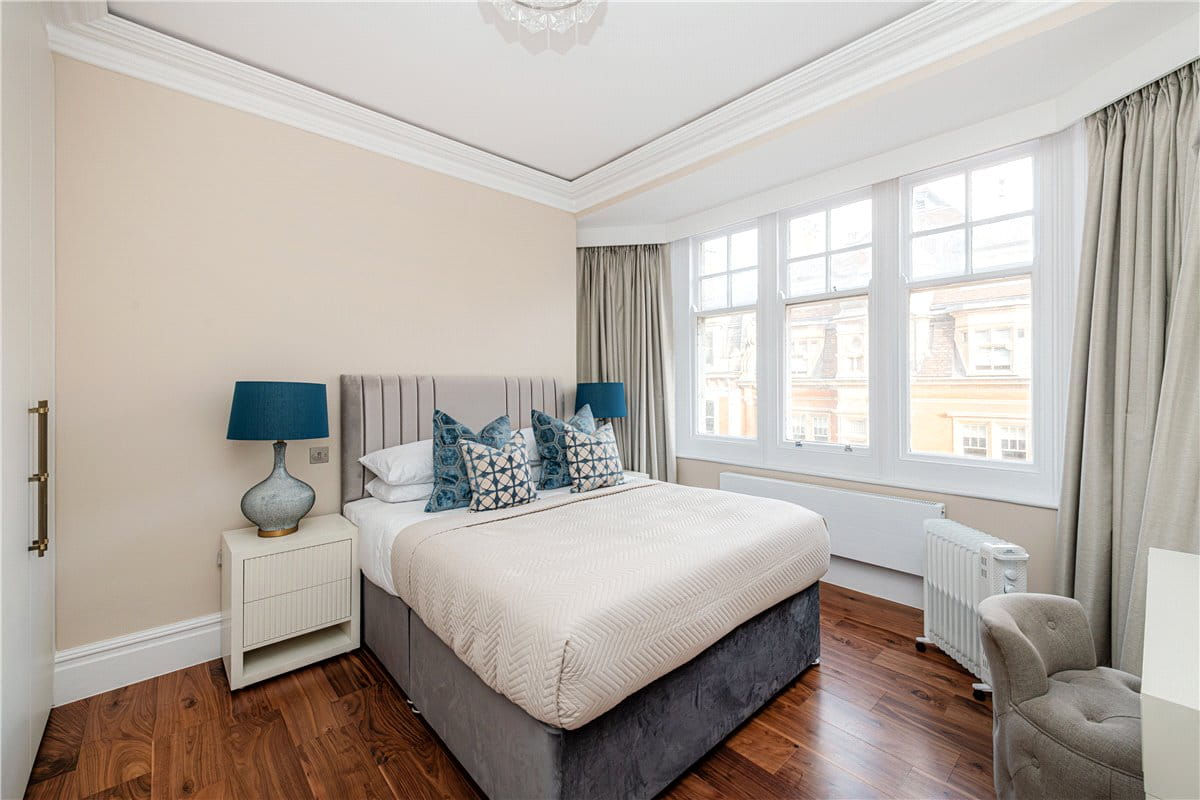 4 bedroom flat, Duke Street, Mayfair W1K - Available