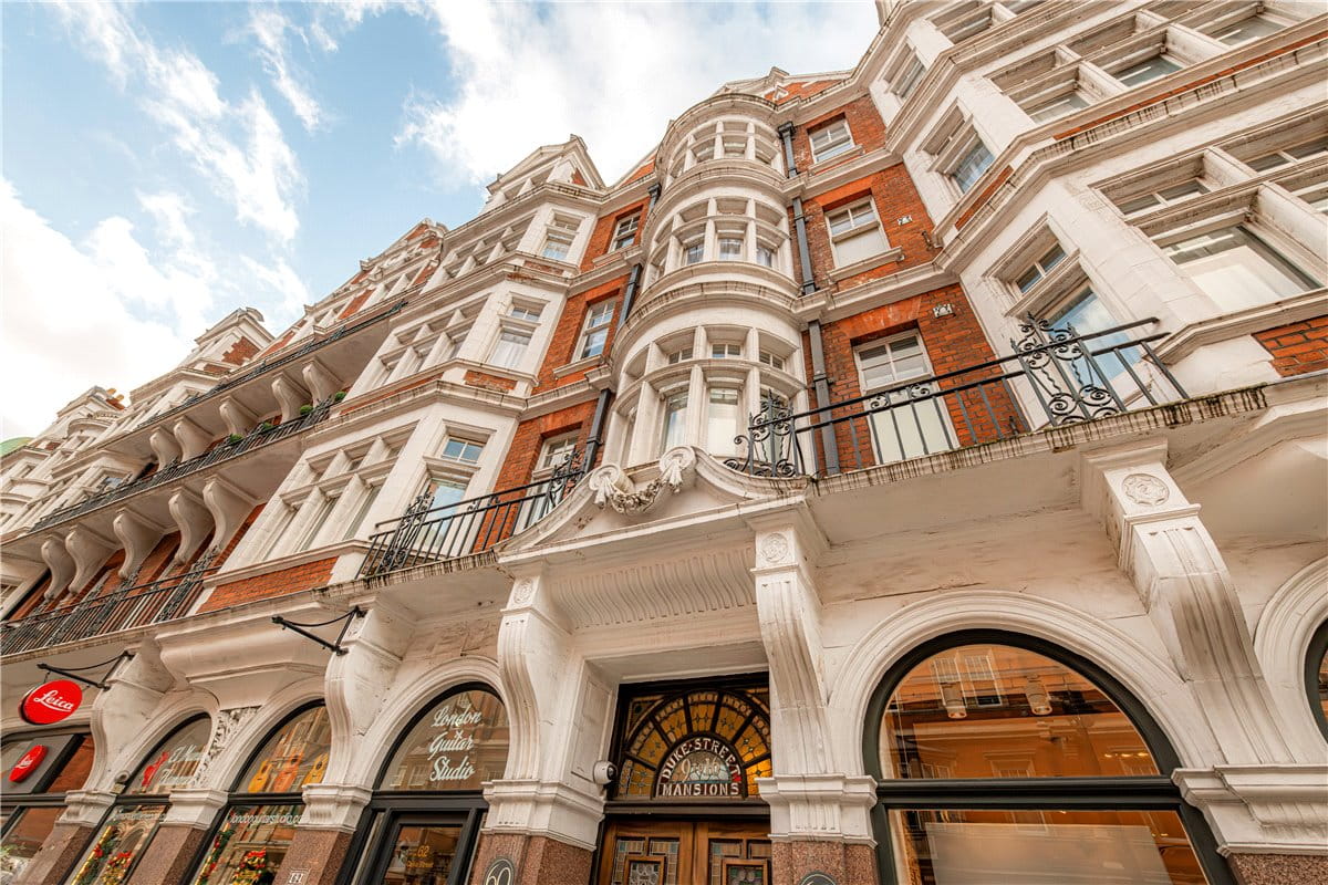4 bedroom flat, Duke Street, Mayfair W1K - Available