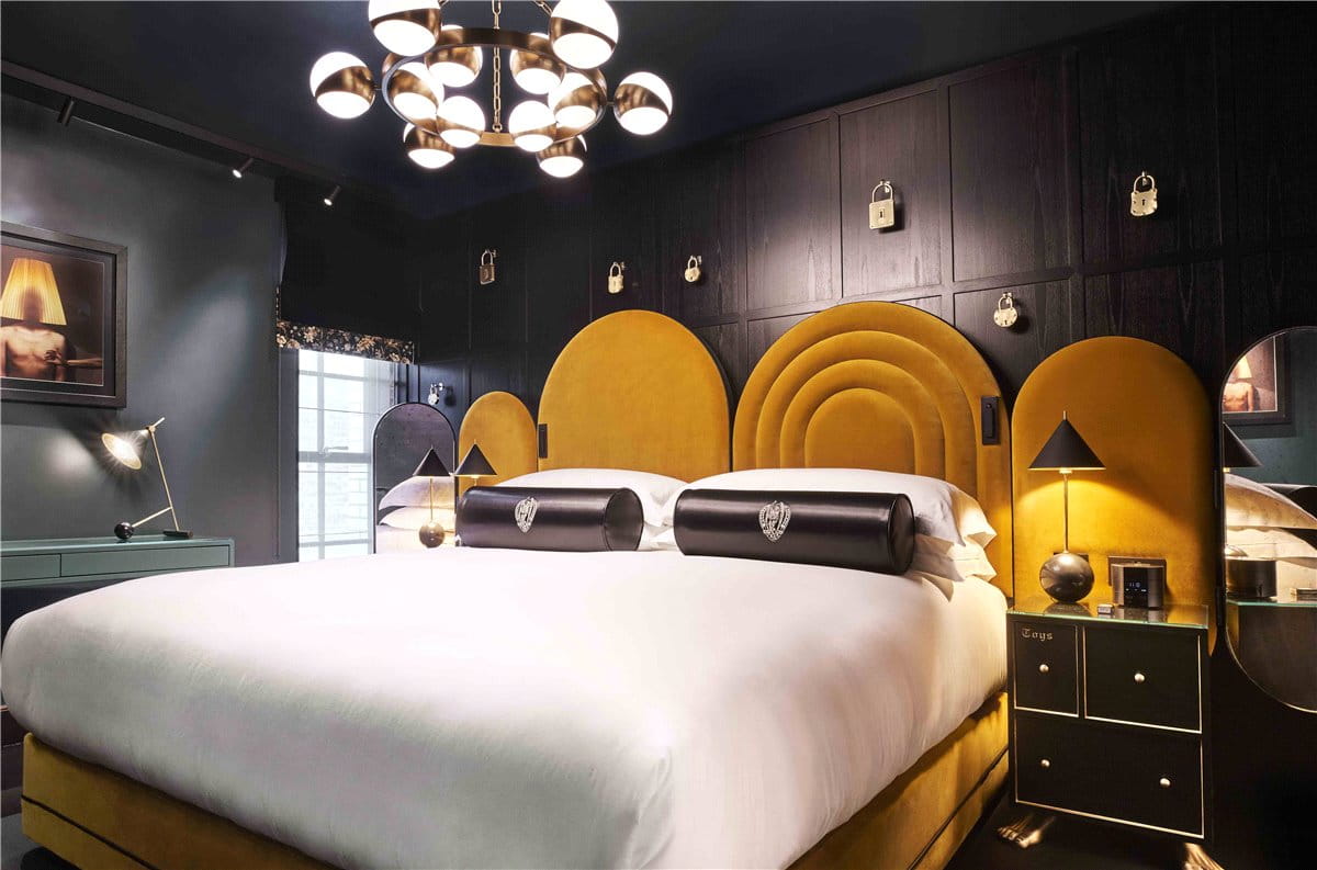 2 bedroom flat, Denmark Place, London WC2H - Available