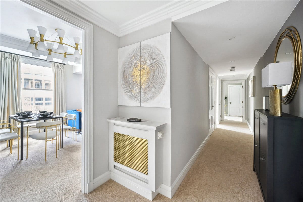 2 bedroom flat, Park Street, Mayfair W1K - Available