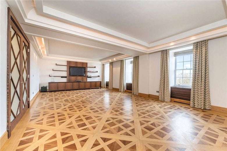 3 bedroom flat, Grosvenor Square, Mayfair W1K - Available