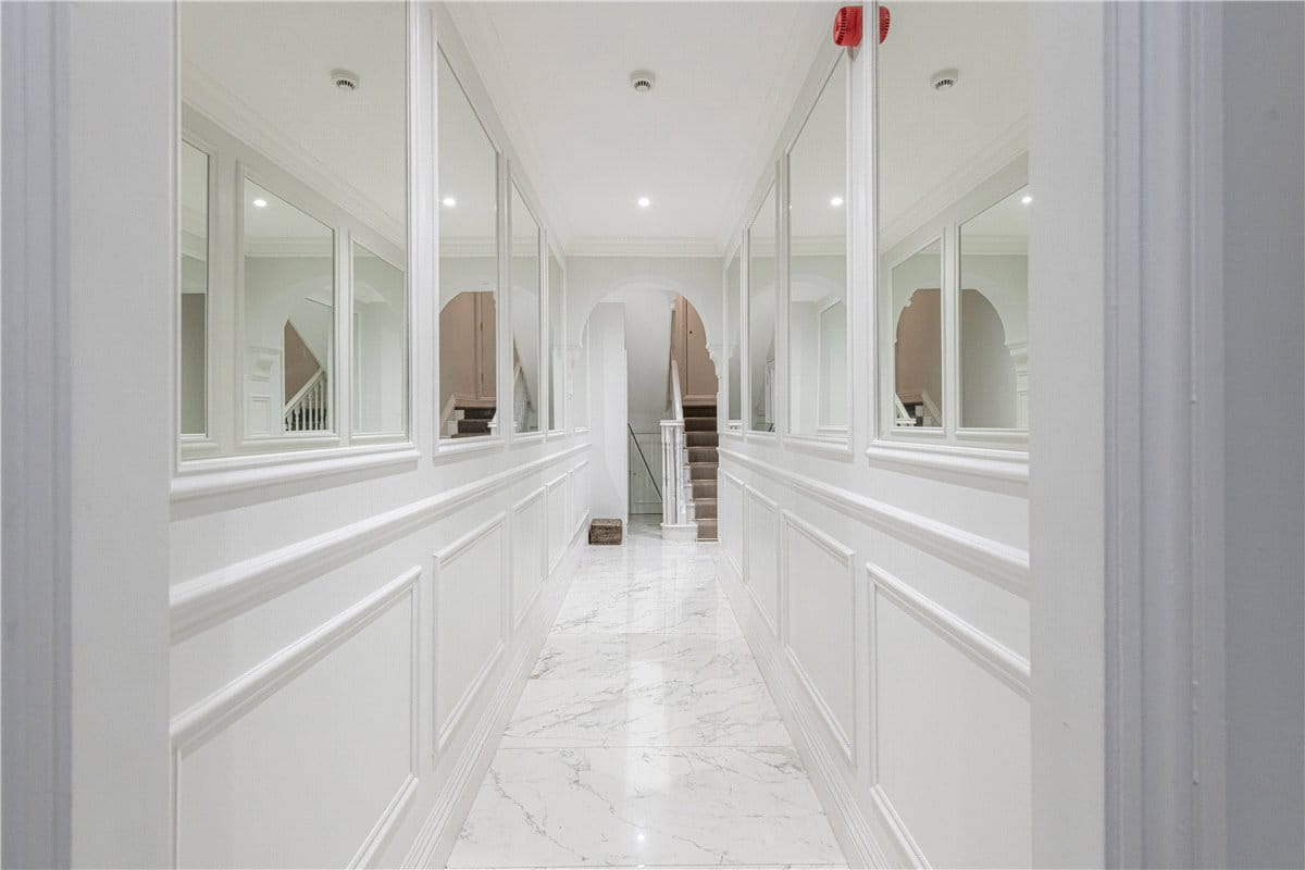 3 bedroom maisonette, South Molton Street, Mayfair W1K - Available