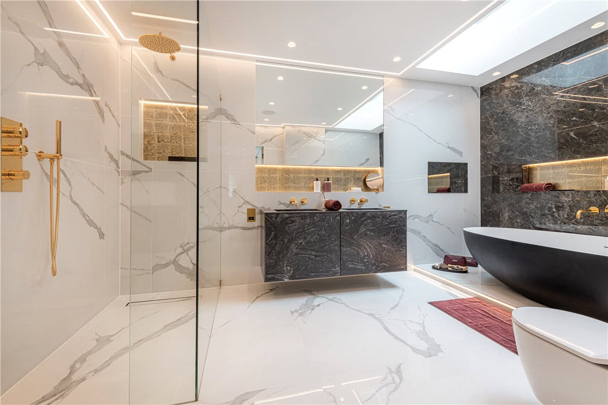 3 bedroom maisonette, South Molton Street, Mayfair W1K - Available