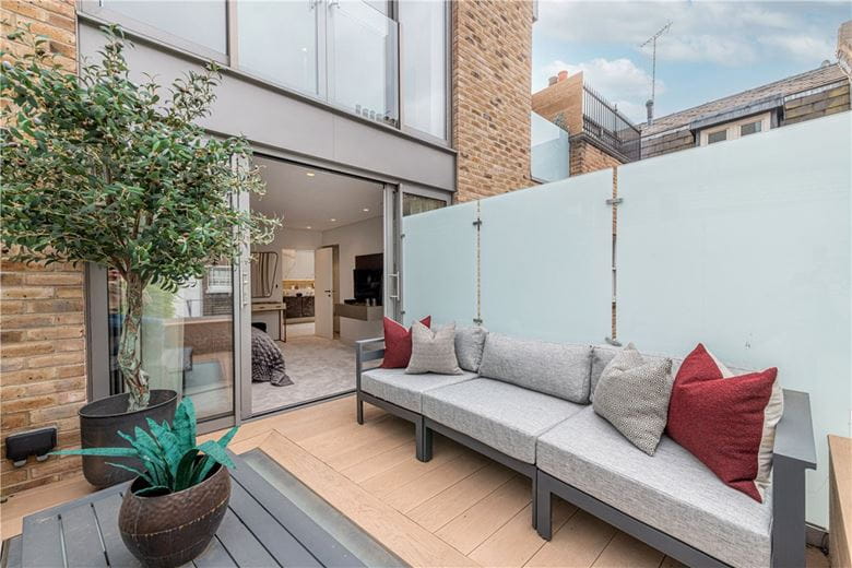3 bedroom maisonette, South Molton Street, Mayfair W1K - Available