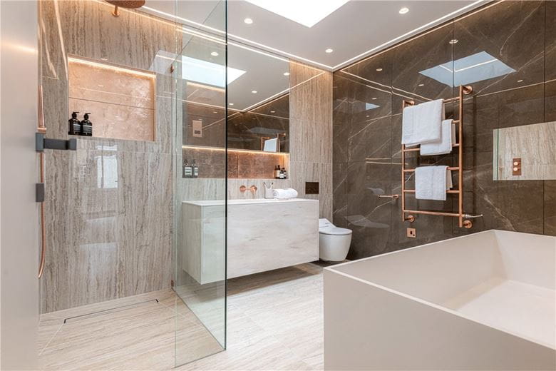 3 bedroom maisonette, South Molton Street, Mayfair W1K - Available