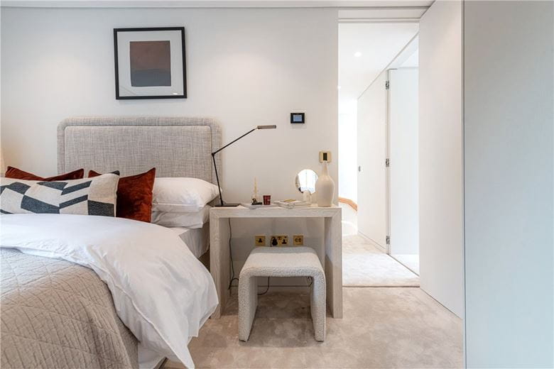 3 bedroom maisonette, South Molton Street, Mayfair W1K - Available