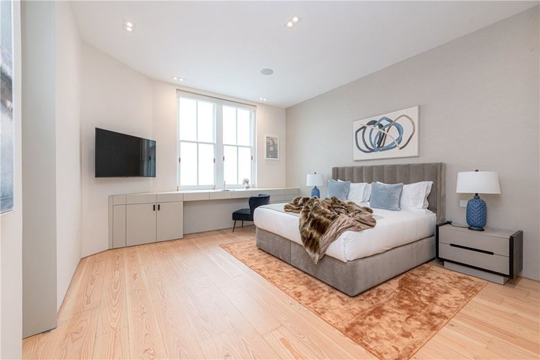 2 bedroom flat, South Audley Street, Mayfair W1K - Available