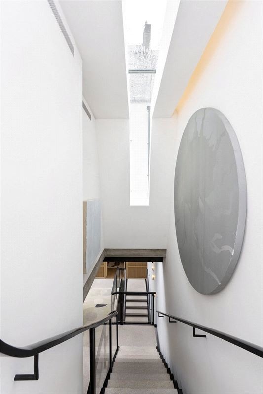 6 bedroom flat, Eaton Place, Belgravia SW1X - Available