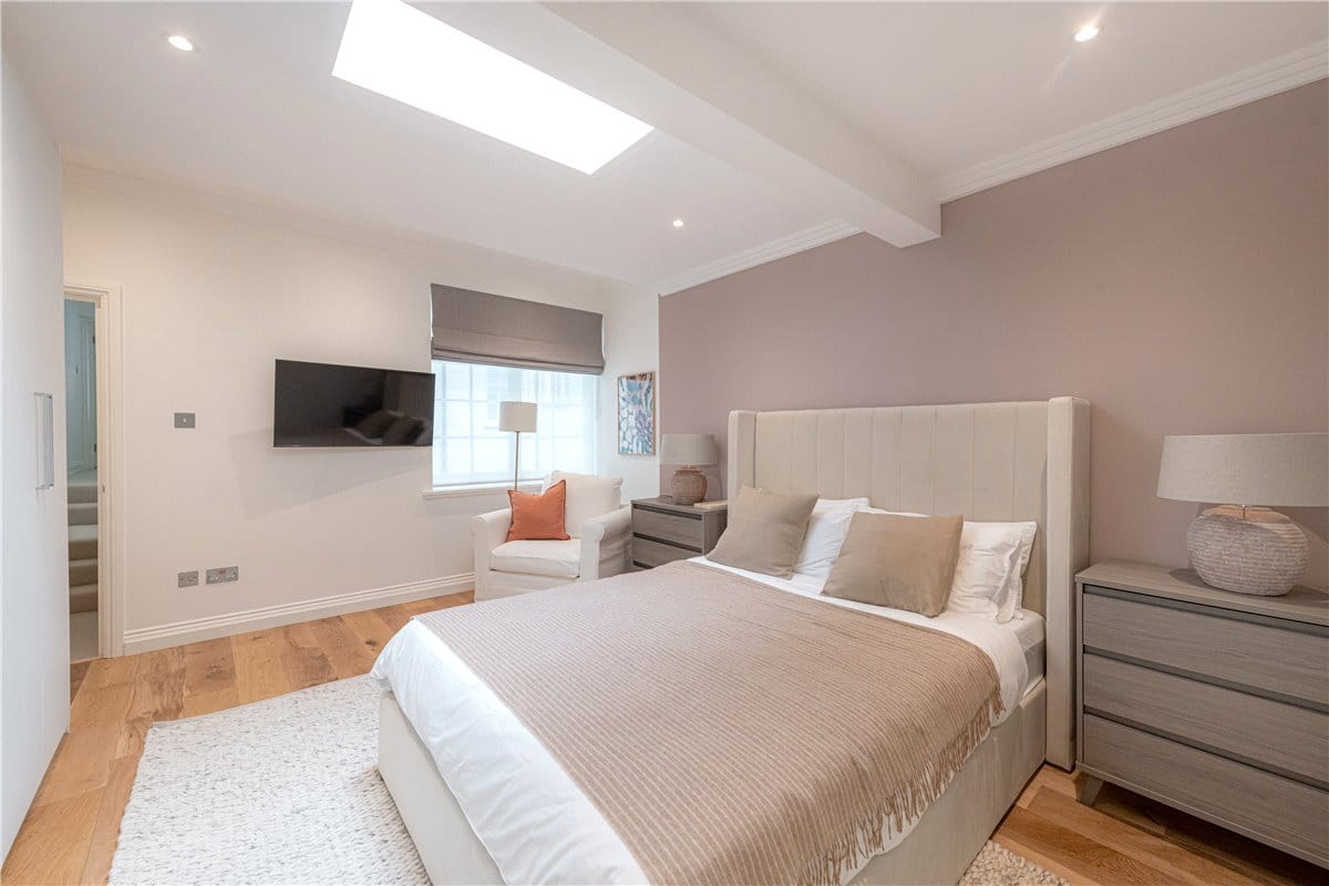 5 bedroom house, Catherine Place, Westminster SW1E - Available