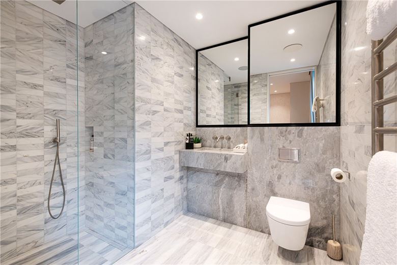 3 bedroom flat, Cork Street, Mayfair W1S - Under Offer